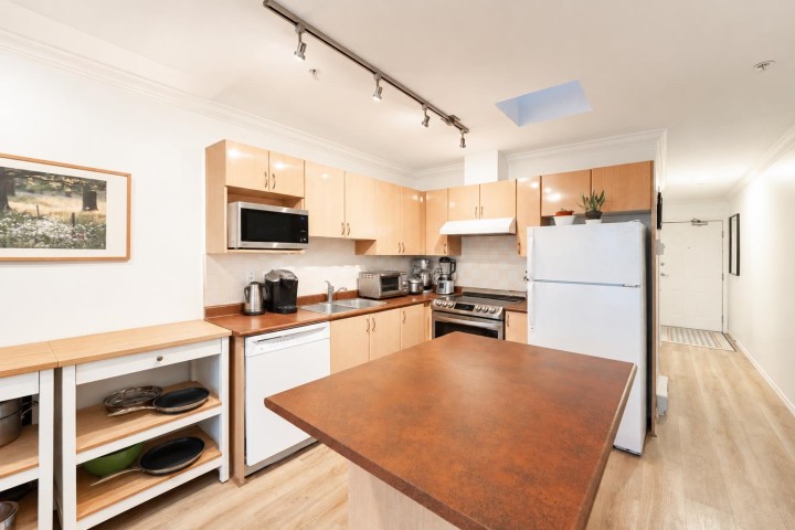Photo 8 at 406 - 5629 Dunbar Street, Dunbar, Vancouver West