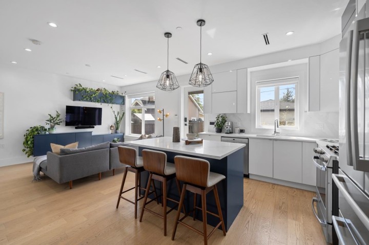 Photo 8 at 5867 Battison Street, Killarney VE, Vancouver East