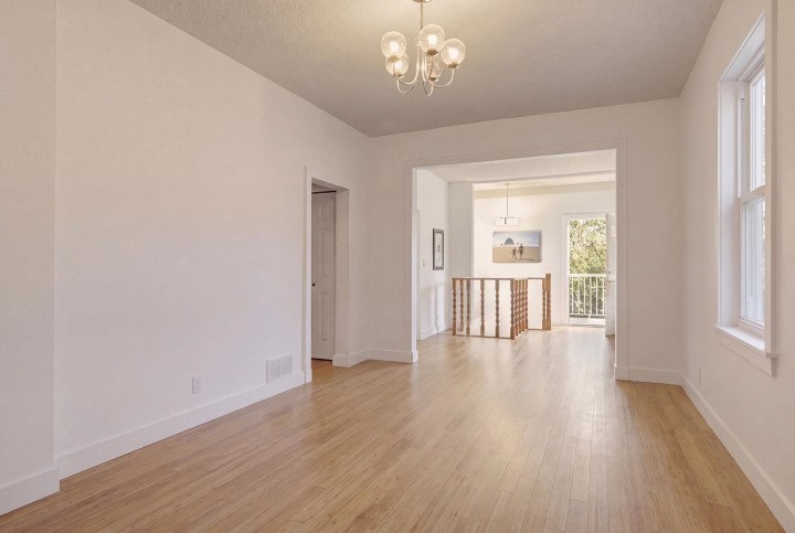Photo 4 at 441 E 28th Avenue, Fraser VE, Vancouver East
