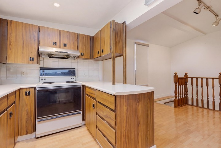 Photo 8 at 441 E 28th Avenue, Fraser VE, Vancouver East