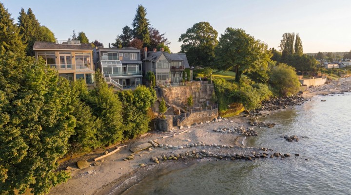 Photo 2 at 2711 Point Grey Road, Kitsilano, Vancouver West