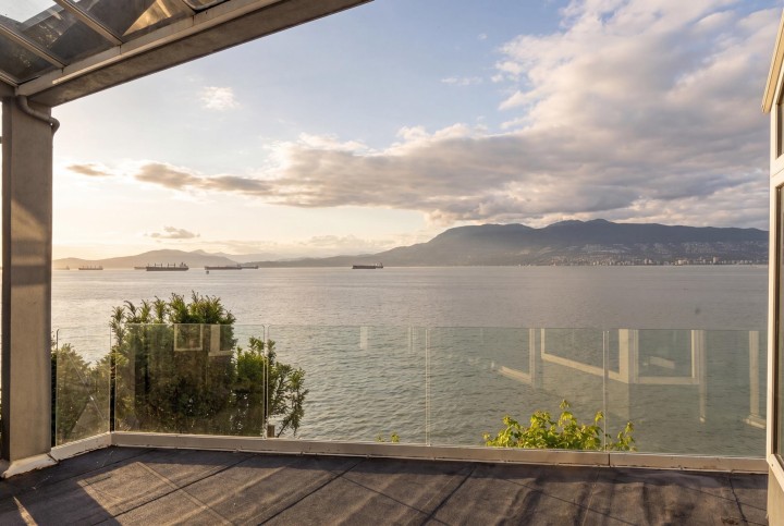 Photo 4 at 2711 Point Grey Road, Kitsilano, Vancouver West