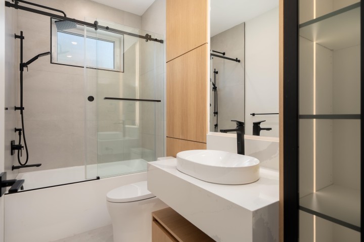 Photo 17 at 2 - 5963 Granville Street, South Granville, Vancouver West
