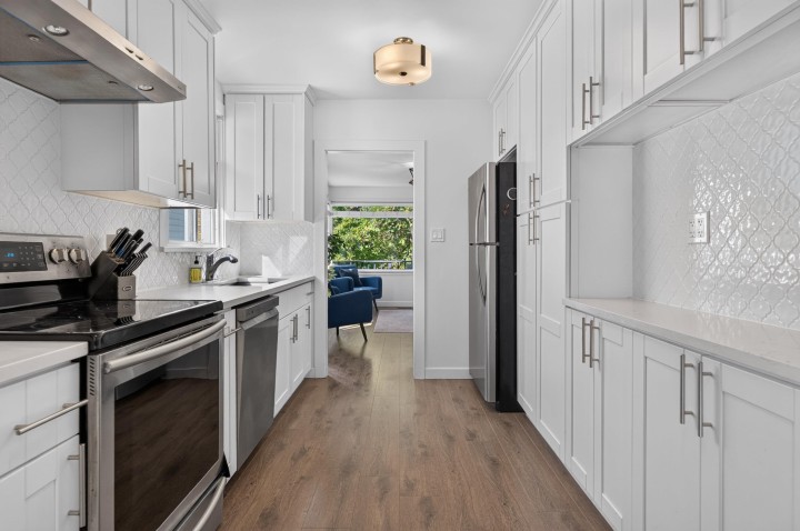 Photo 10 at 2218 E 11th Avenue, Grandview Woodland, Vancouver East