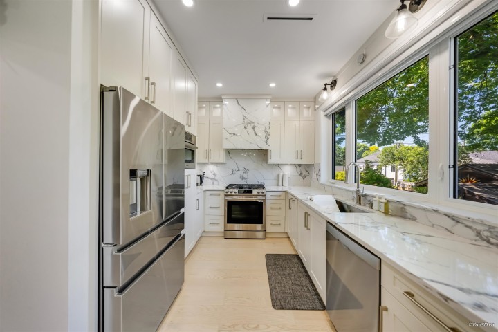 Photo 6 at 2 - 683 W 19th Avenue, Cambie, Vancouver West