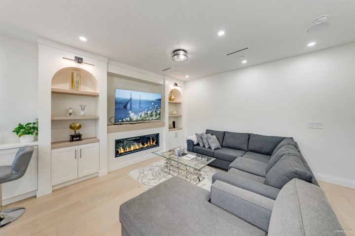Photo 7 at 2 - 683 W 19th Avenue, Cambie, Vancouver West