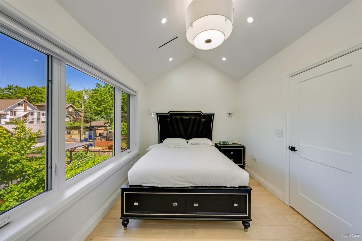 Photo 18 at 2 - 683 W 19th Avenue, Cambie, Vancouver West