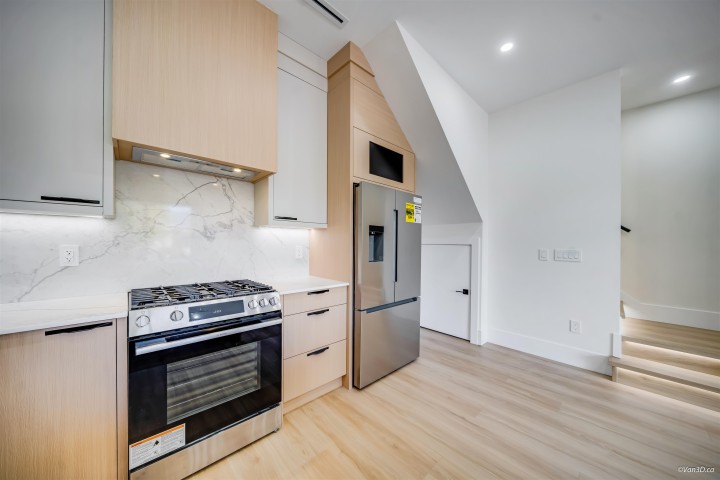 Photo 14 at 1 - 2636 Mcgill Street, Hastings Sunrise, Vancouver East