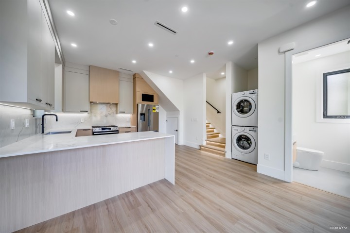 Photo 11 at 1 - 2636 Mcgill Street, Hastings Sunrise, Vancouver East