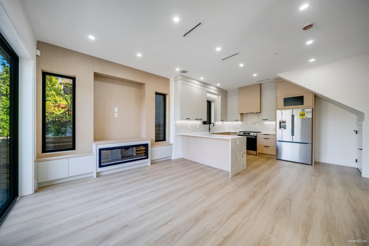 Photo 4 at 1 - 2636 Mcgill Street, Hastings Sunrise, Vancouver East
