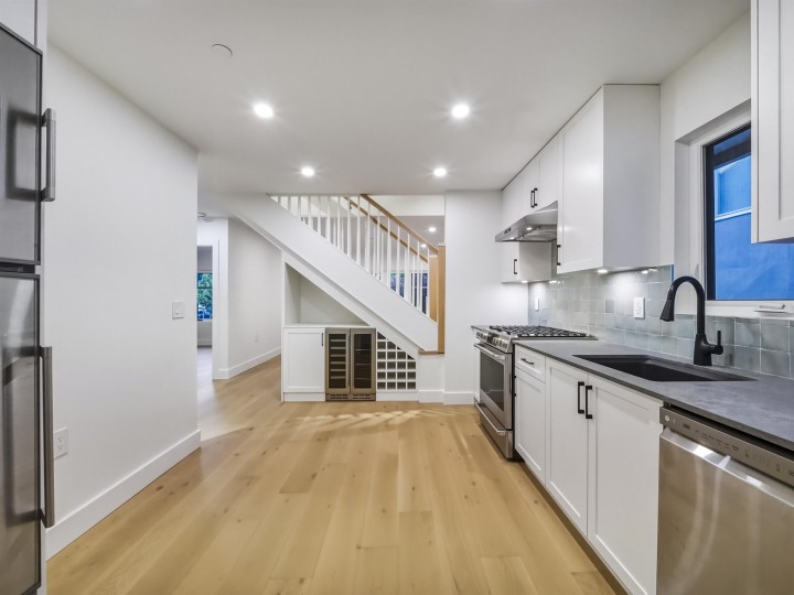Photo 12 at 1 - 2339 Parker Street, Grandview Woodland, Vancouver East