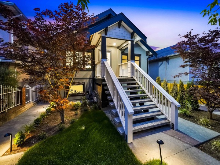 Photo 1 at 1 - 2339 Parker Street, Grandview Woodland, Vancouver East