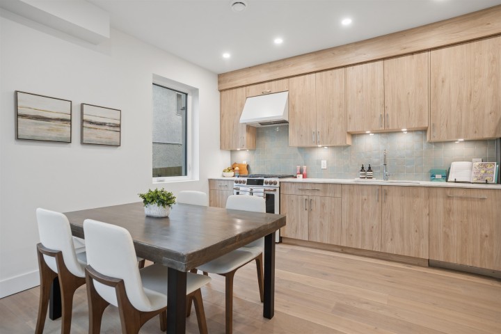 Photo 2 at 2 - 2339 Parker Street, Grandview Woodland, Vancouver East