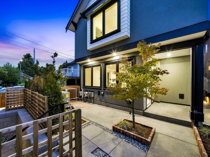 Photo 16 at 2 - 2339 Parker Street, Grandview Woodland, Vancouver East