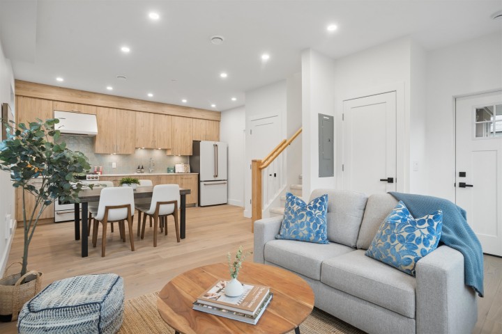Photo 7 at 2 - 2339 Parker Street, Grandview Woodland, Vancouver East