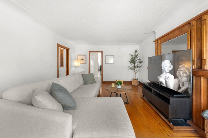 Photo 12 at 2554 Adanac Street, Renfrew VE, Vancouver East