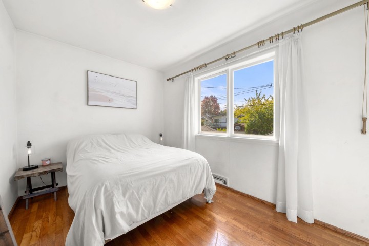 Photo 22 at 2554 Adanac Street, Renfrew VE, Vancouver East