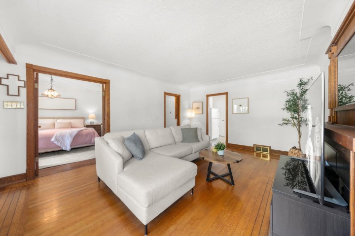 Photo 7 at 2554 Adanac Street, Renfrew VE, Vancouver East