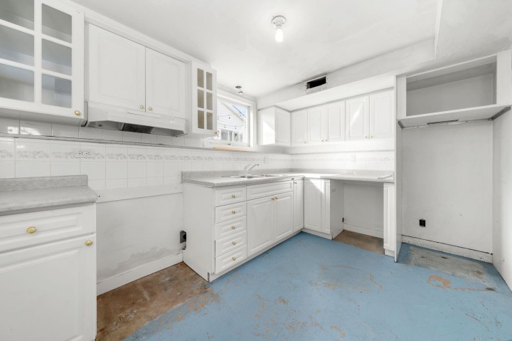 Photo 29 at 2554 Adanac Street, Renfrew VE, Vancouver East