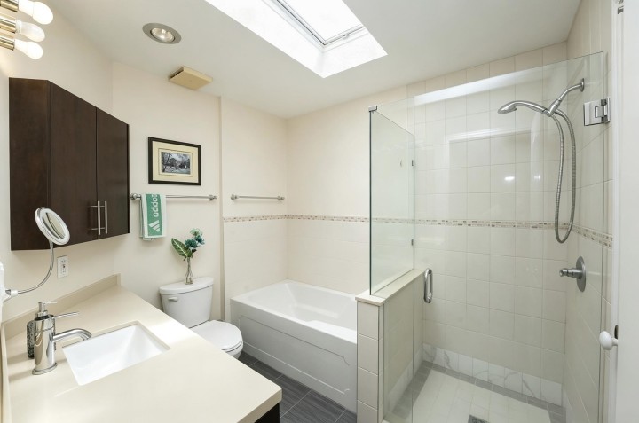 Photo 12 at 305 - 3615 W 17th Avenue, Dunbar, Vancouver West