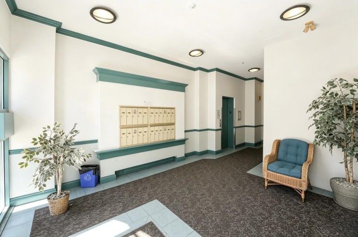 Photo 15 at 305 - 3615 W 17th Avenue, Dunbar, Vancouver West