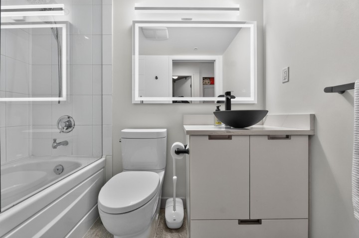 Photo 17 at 312 - 1082 Seymour Street, Downtown VW, Vancouver West