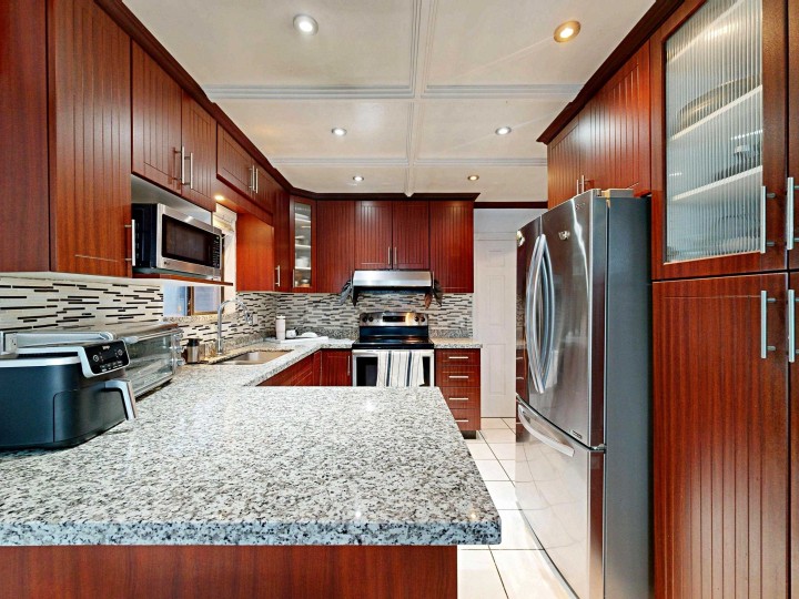 Photo 11 at 7882 Windsor Street, South Vancouver, Vancouver East