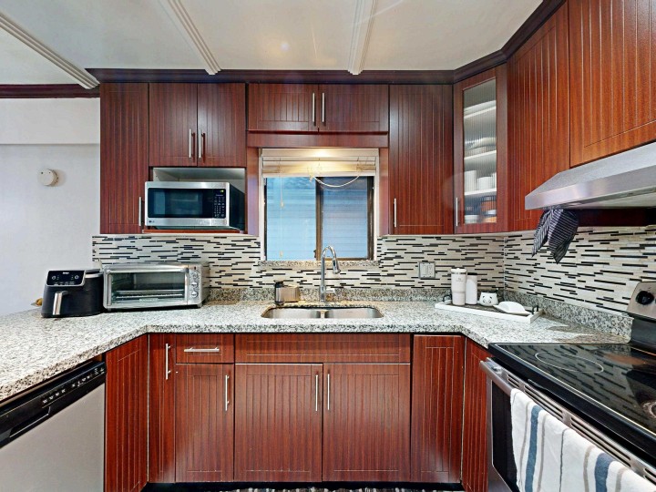 Photo 8 at 7882 Windsor Street, South Vancouver, Vancouver East
