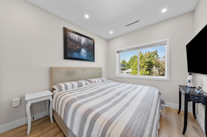 Photo 16 at 1 - 2749 E 54th Avenue, Killarney VE, Vancouver East