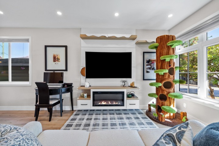 Photo 7 at 1 - 2749 E 54th Avenue, Killarney VE, Vancouver East