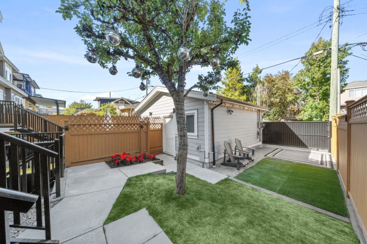 Photo 32 at 1 - 2749 E 54th Avenue, Killarney VE, Vancouver East