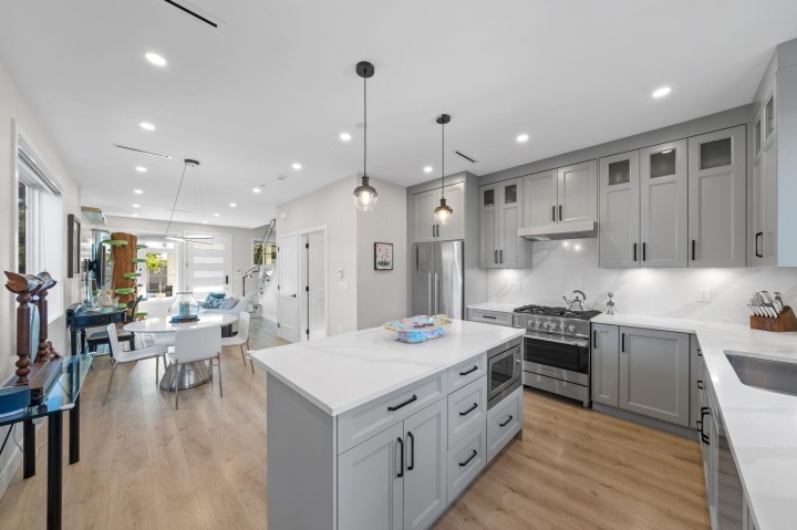 Photo 5 at 1 - 2749 E 54th Avenue, Killarney VE, Vancouver East