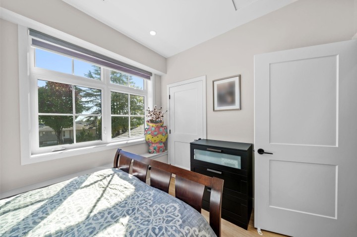 Photo 14 at 1 - 2749 E 54th Avenue, Killarney VE, Vancouver East