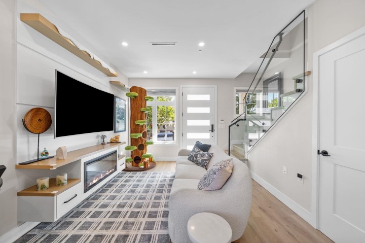 Photo 8 at 1 - 2749 E 54th Avenue, Killarney VE, Vancouver East