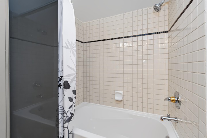 Photo 15 at 202 - 1688 Robson Street, West End VW, Vancouver West