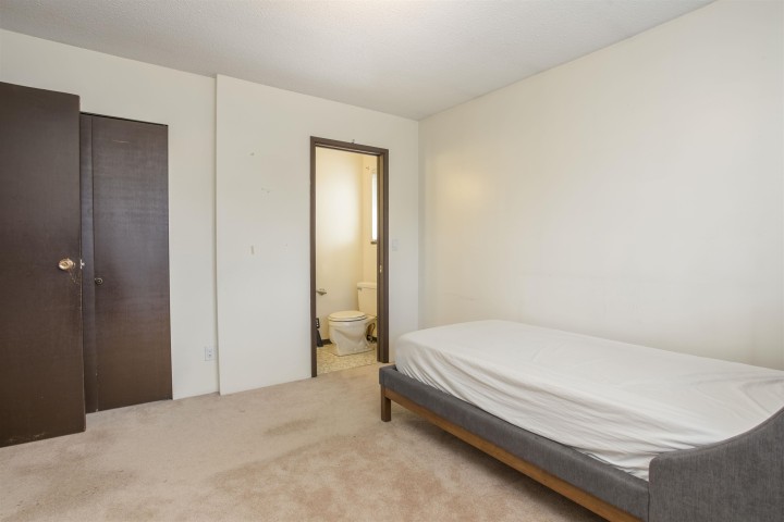 Photo 10 at 950 E 38th Avenue, Fraser VE, Vancouver East