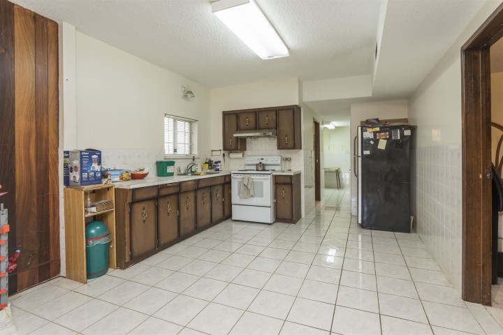 Photo 18 at 950 E 38th Avenue, Fraser VE, Vancouver East