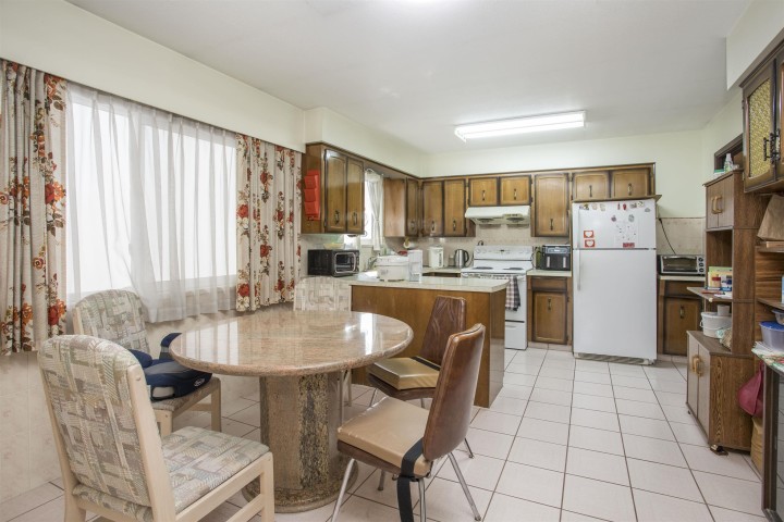 Photo 8 at 950 E 38th Avenue, Fraser VE, Vancouver East