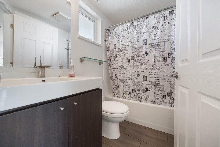 Photo 12 at 316 - 2565 W Broadway Street, Kitsilano, Vancouver West