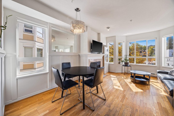 Photo 4 at 316 - 2565 W Broadway Street, Kitsilano, Vancouver West