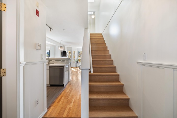 Photo 8 at 316 - 2565 W Broadway Street, Kitsilano, Vancouver West