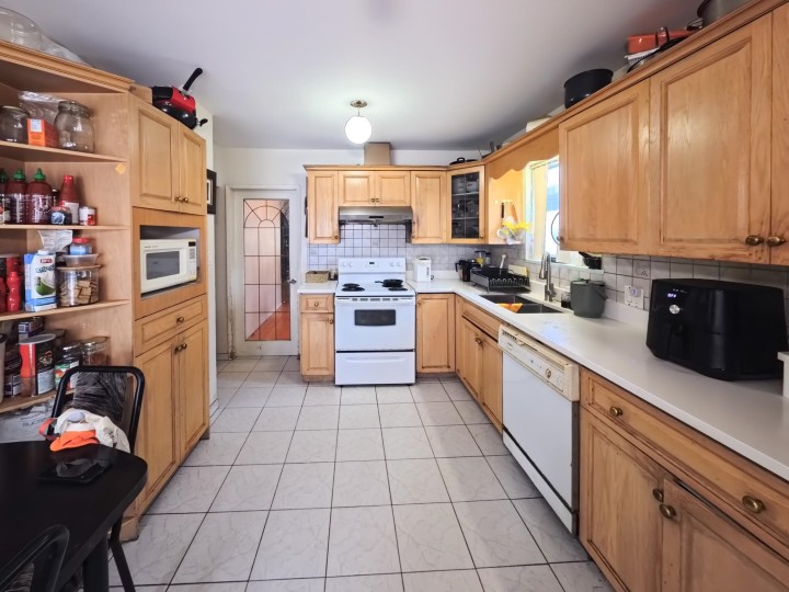 Photo 6 at 6174 Tyne Street, Killarney VE, Vancouver East