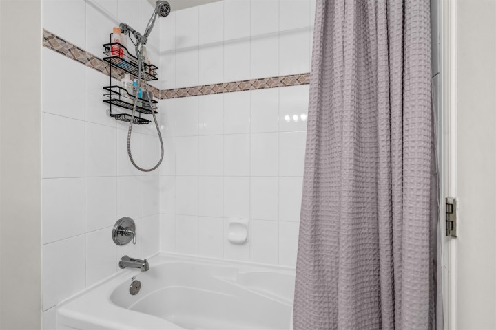 Photo 16 at 307 - 928 W Richards Street, Yaletown, Vancouver West