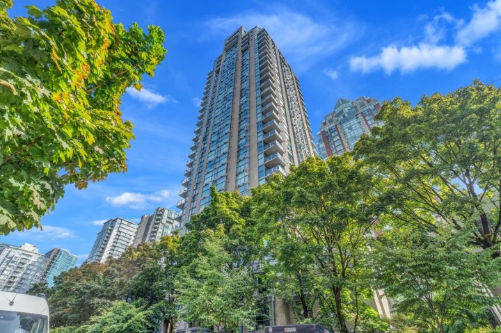 Photo 1 at 307 - 928 W Richards Street, Yaletown, Vancouver West