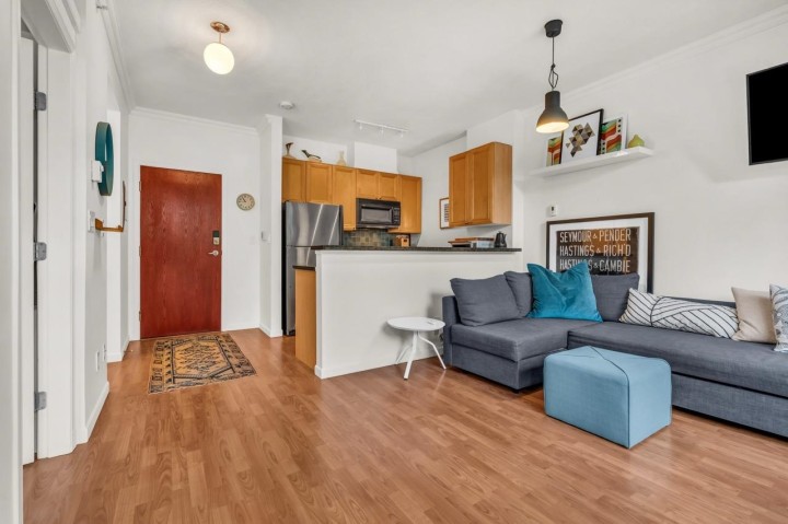 Photo 5 at 307 - 928 W Richards Street, Yaletown, Vancouver West