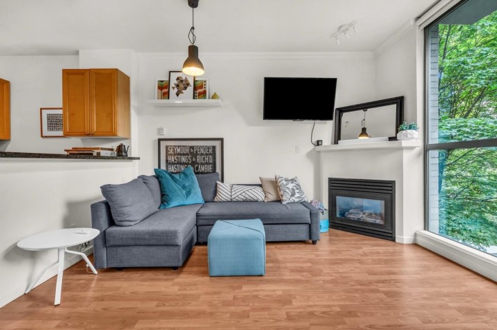 Photo 20 at 307 - 928 W Richards Street, Yaletown, Vancouver West