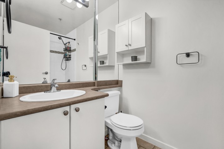 Photo 15 at 307 - 928 W Richards Street, Yaletown, Vancouver West