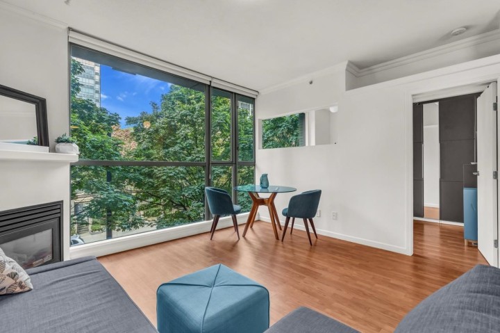 Photo 11 at 307 - 928 W Richards Street, Yaletown, Vancouver West