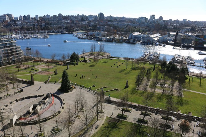 Photo 3 at 1606 - 583 Beach Crescent, Yaletown, Vancouver West