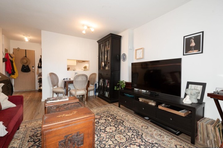 Photo 6 at 105 - 2222 Prince Edward Street, Mount Pleasant VE, Vancouver East